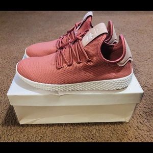 Women's Pharrell Williams Tennis HU Sneaker